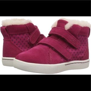 NIB Shearling-lined Ugg Sneakers with Star Pattern